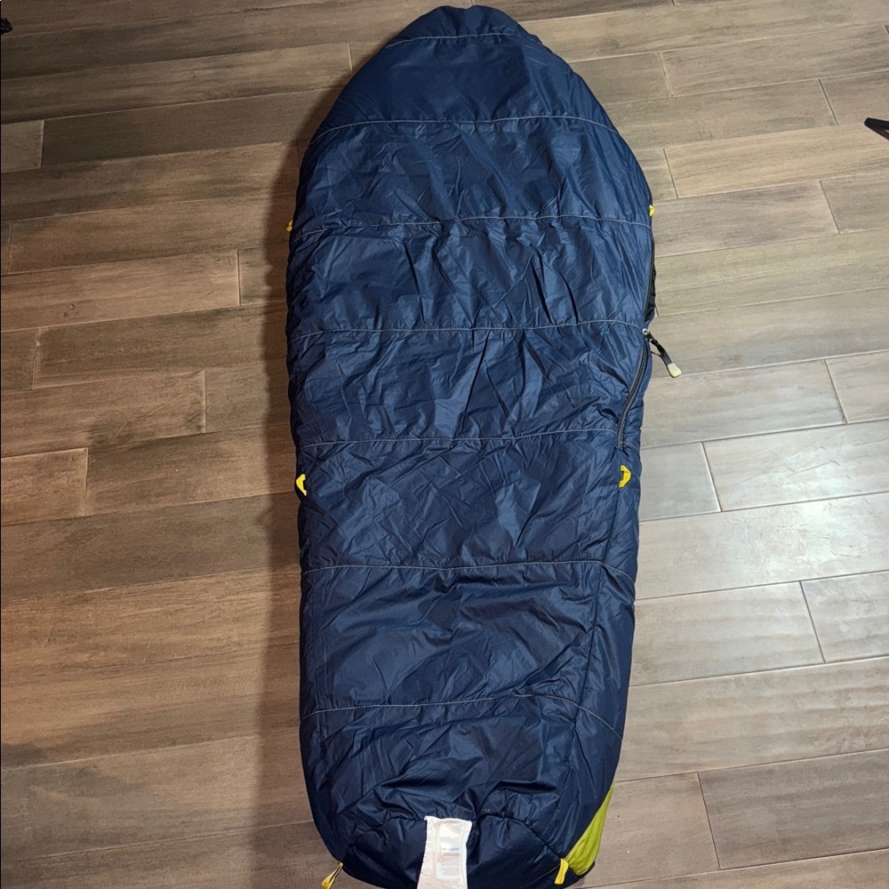 The North Face Tigger Sleeping Bag: 20F Climashield CL (YOUTH) - Picture 8 of 10